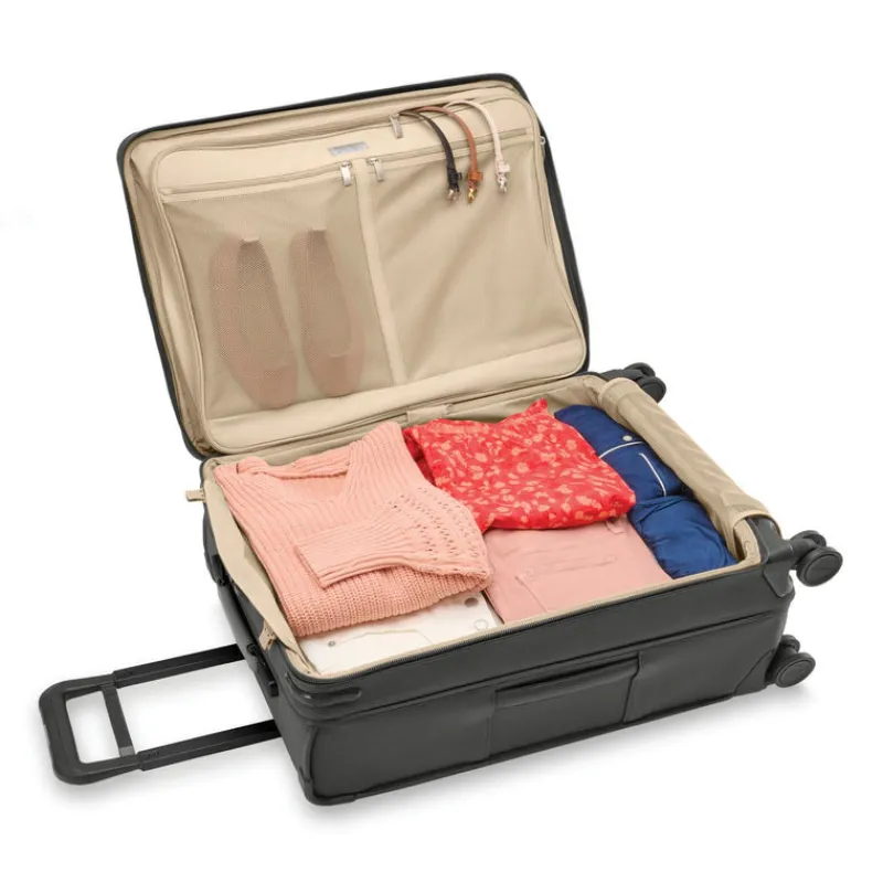 Briggs & Riley Spinner (4 Wheel)-BASELINE Medium Expandable Spinner - Black